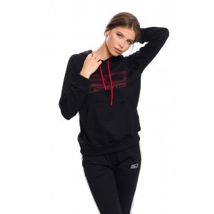 Дамски суитшърт от мека и топла материя, подходящ за ежедневието.